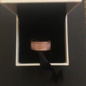 Pandora rose gold ring